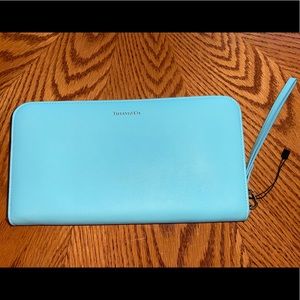 NEW AUTHENTIC TIFFANY & CO. Wristlet wallet with gold hardware GORGEOUS RARE